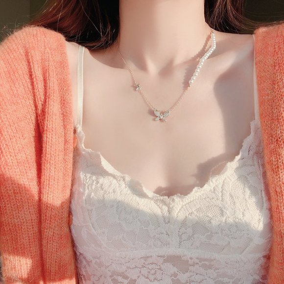 NEW 14K Gold Plated Diamond Butterfly Necklace b - Picture 5 of 7